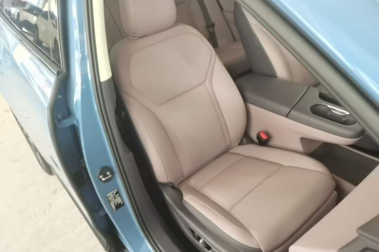 Used Hongqi Tiangong 06 2025 660 4x4 Smart Selection Edition Right Front Seat