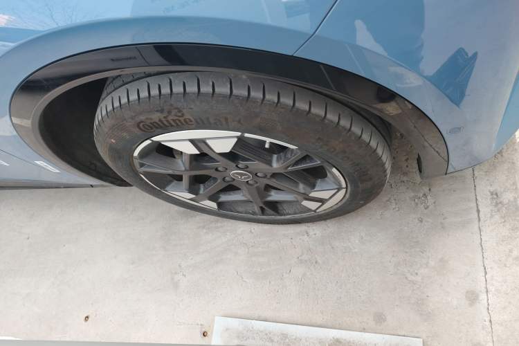 Used Hongqi Tiangong 06 2025 660 4x4 Smart Selection Edition Right Front Wheel Hub