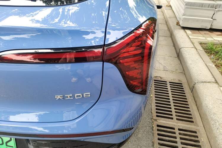 Used Hongqi Tiangong 06 2025 660 4x4 Smart Selection Edition Right Rear Taillight