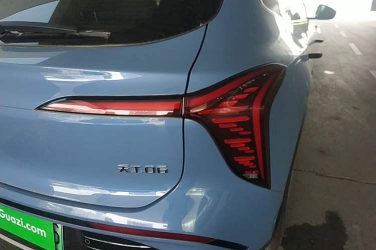 Used Hongqi Tiangong 06 2025 660 4x4 Smart Selection Edition Right Rear Taillight