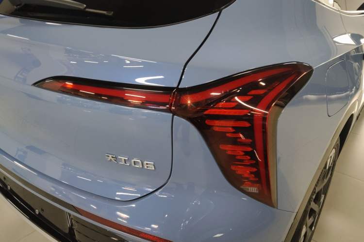 Used Hongqi Tiangong 06 2025 660 4x4 Smart Selection Edition Right Rear Taillight
