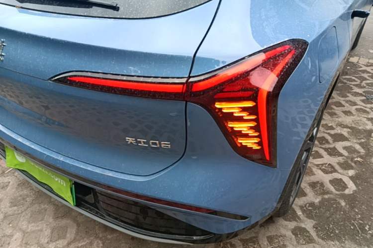 Used Hongqi Tiangong 06 2025 660 4x4 Smart Selection Edition Right Rear Taillight