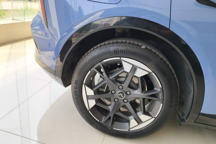 Used Hongqi Tiangong 06 2025 660 4x4 Smart Selection Edition Right Rear Wheel Hub