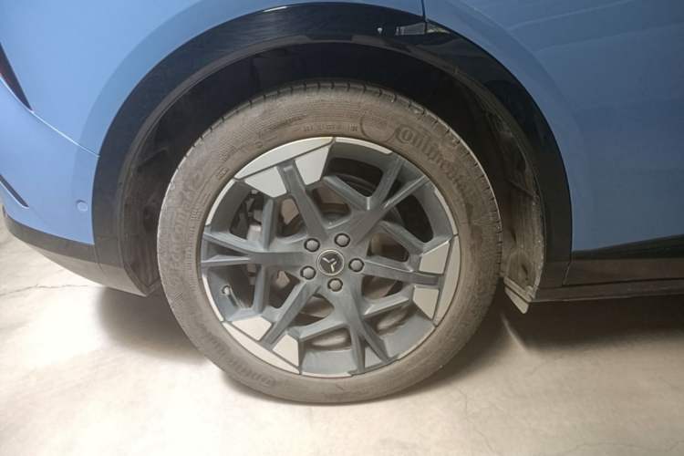 Used Hongqi Tiangong 06 2025 660 4x4 Smart Selection Edition Right Rear Wheel Hub