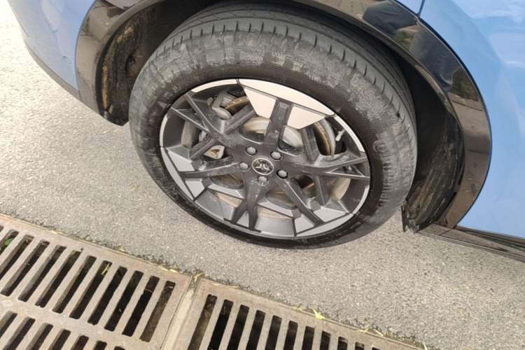 Used Hongqi Tiangong 06 2025 660 4x4 Smart Selection Edition Right Rear Wheel Hub
