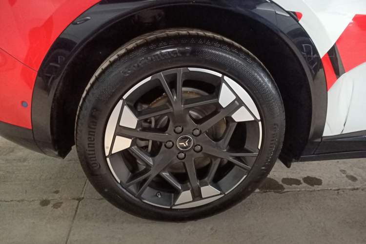 Used Hongqi Tiangong 06 2025 660 4x4 Smart Selection Edition Right Rear Wheel Hub