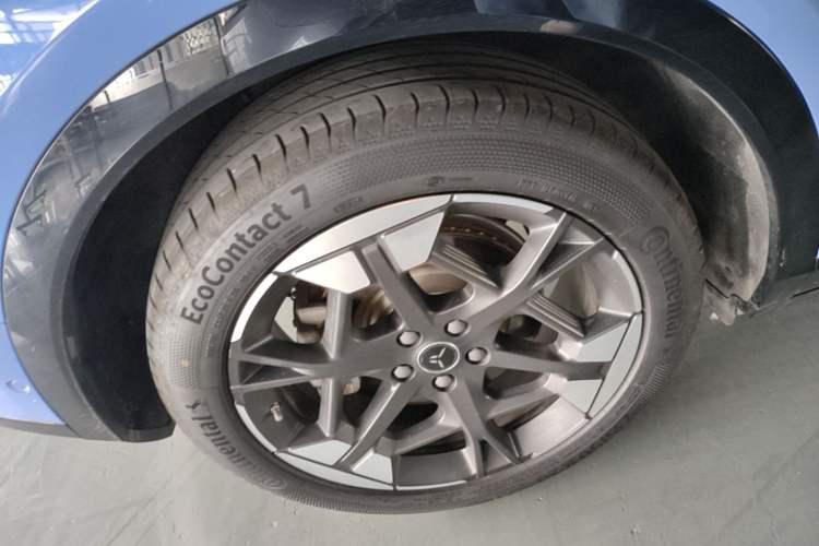 Used Hongqi Tiangong 06 2025 660 4x4 Smart Selection Edition Right Rear Wheel Hub