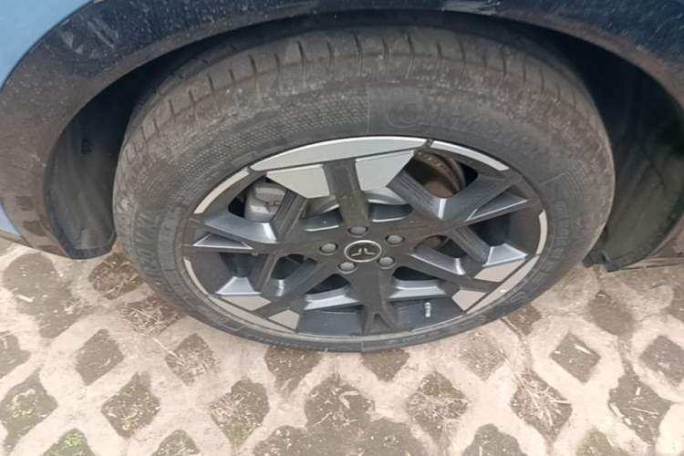 Used Hongqi Tiangong 06 2025 660 4x4 Smart Selection Edition Right Rear Wheel Hub