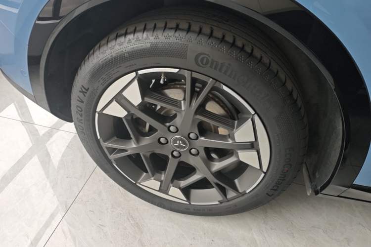 Used Hongqi Tiangong 06 2025 660 4x4 Smart Selection Edition Right Rear Wheel Hub