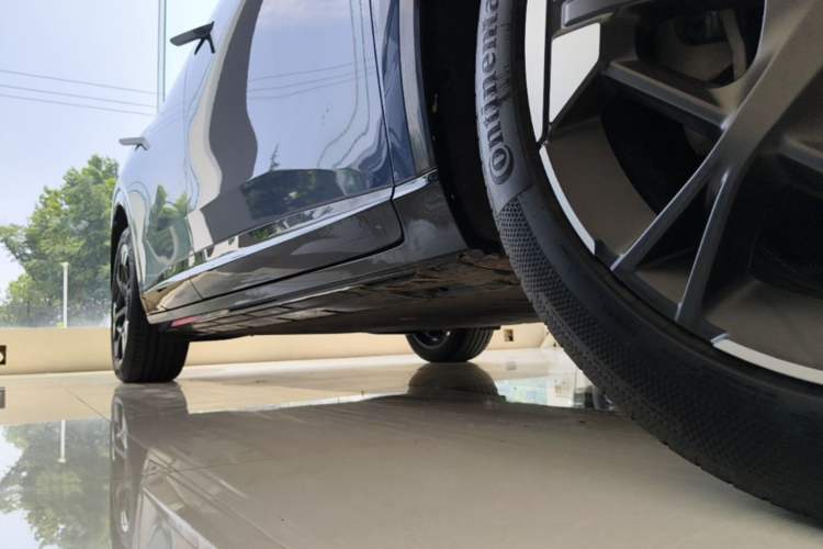 Used Hongqi Tiangong 06 2025 660 4x4 Smart Selection Edition Right Side Sill