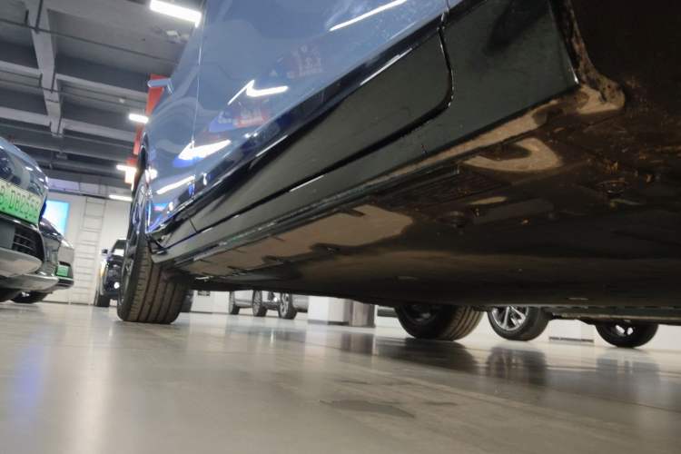 Used Hongqi Tiangong 06 2025 660 4x4 Smart Selection Edition Right Side Sill