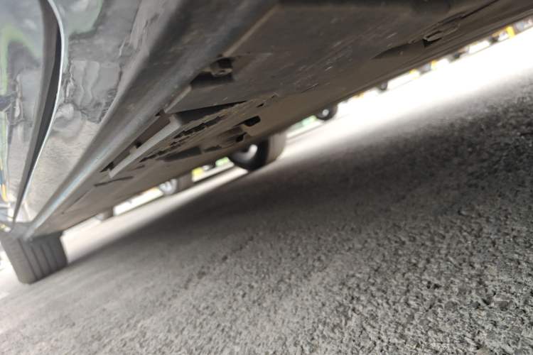 Used Hongqi Tiangong 06 2025 660 4x4 Smart Selection Edition Right Side Sill