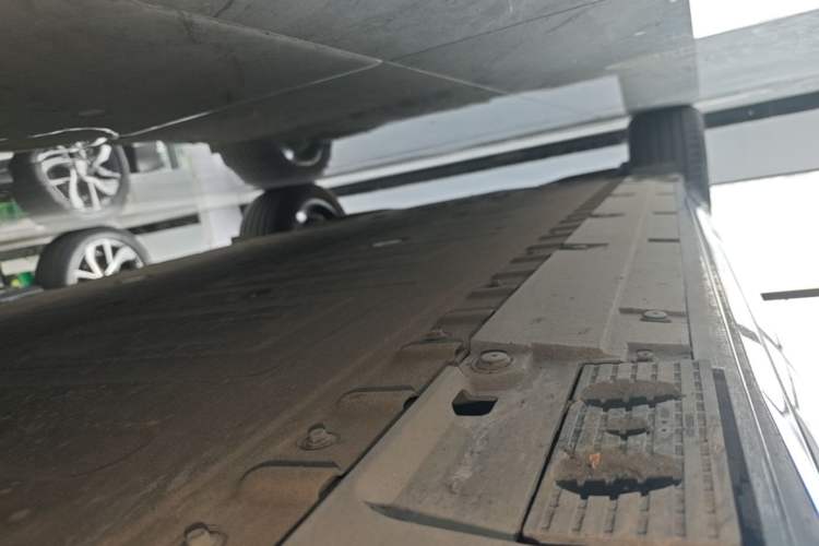 Used Hongqi Tiangong 06 2025 660 4x4 Smart Selection Edition Right Side Sill
