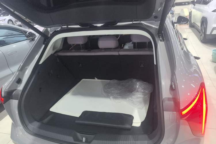 Used Hongqi Tiangong 06 2025 520 Smart Selection Edition Trunk