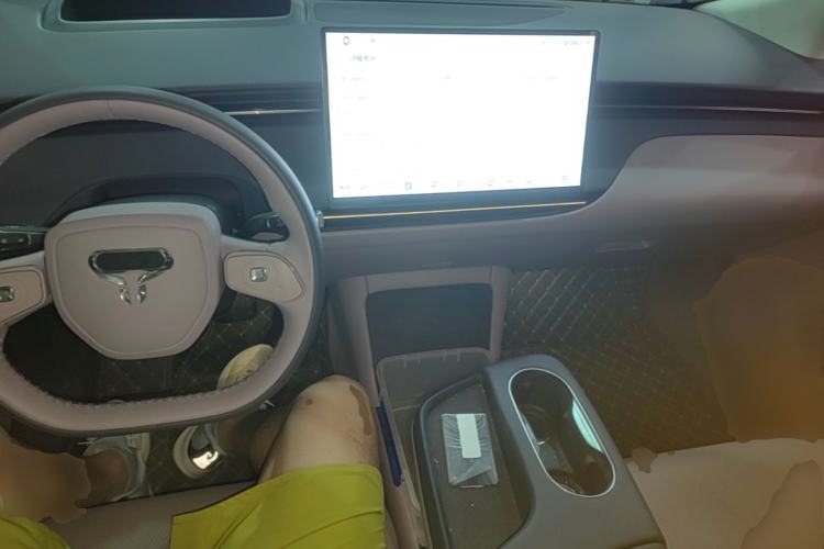 Used Hongqi Tiangong 06 2025 520 Smart Selection Edition Center Console