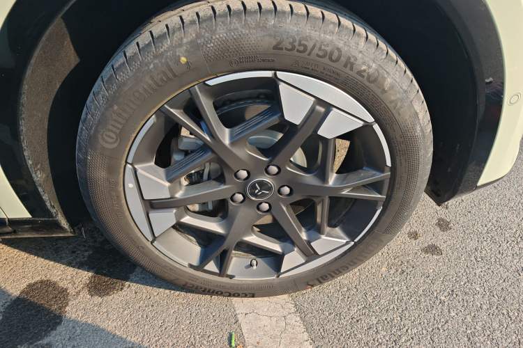 Used Hongqi Tiangong 06 2025 520 Smart Selection Edition Right Front Wheel Hub
