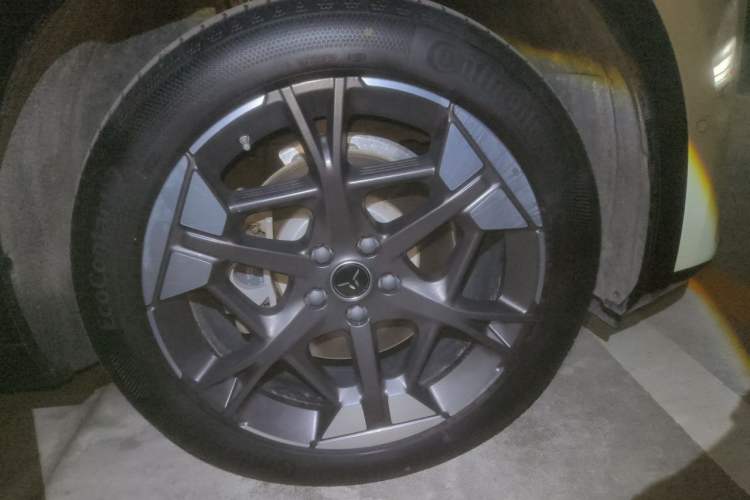 Used Hongqi Tiangong 06 2025 520 Smart Selection Edition Right Front Wheel Hub
