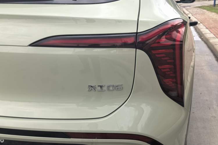 Used Hongqi Tiangong 06 2025 520 Smart Selection Edition Right Rear Taillight