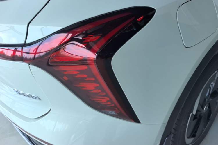 Used Hongqi Tiangong 06 2025 520 Smart Selection Edition Right Rear Taillight