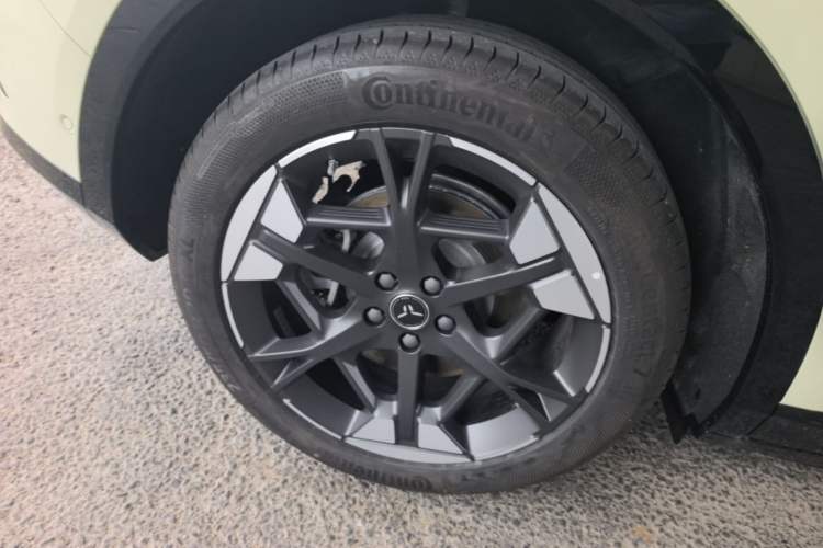 Used Hongqi Tiangong 06 2025 520 Smart Selection Edition Right Rear Wheel Hub