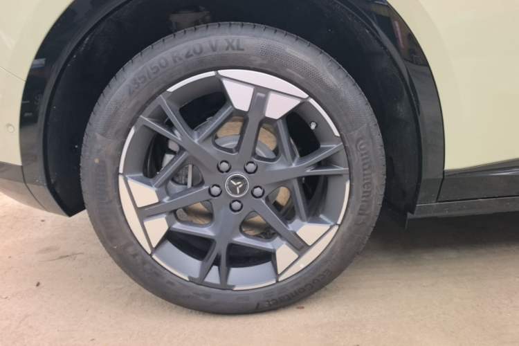 Used Hongqi Tiangong 06 2025 520 Smart Selection Edition Right Rear Wheel Hub