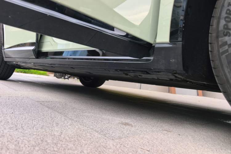 Used Hongqi Tiangong 06 2025 520 Smart Selection Edition Right Side Sill
