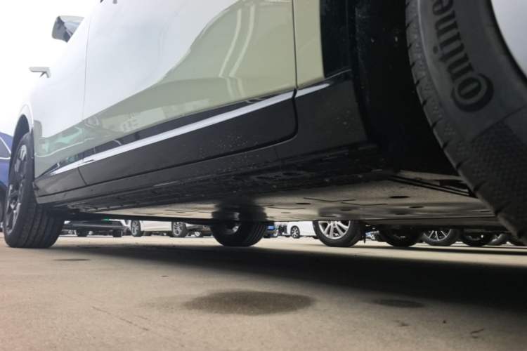 Used Hongqi Tiangong 06 2025 520 Smart Selection Edition Right Side Sill