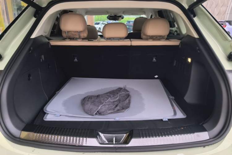 Used Hongqi Tiangong 06 2025 520 Smart Selection Edition Trunk