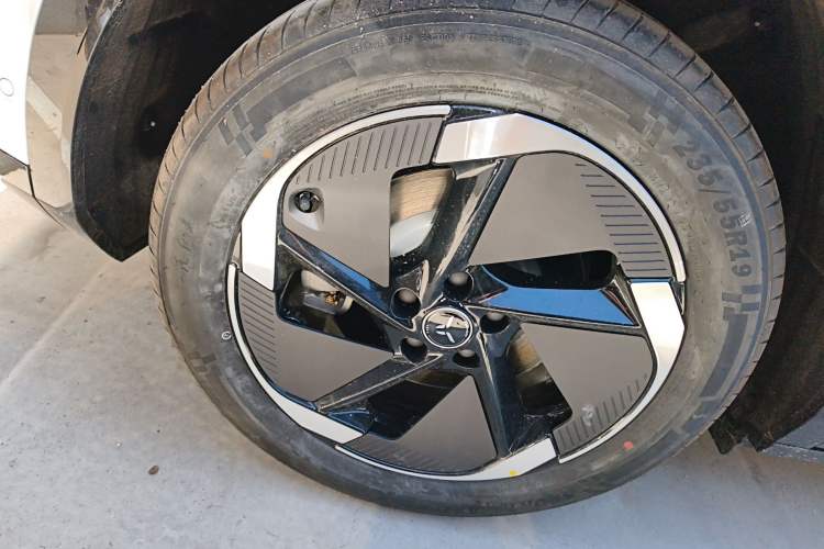 Used Hongqi Tiangong 06 2025 520 Right Rear Wheel Hub