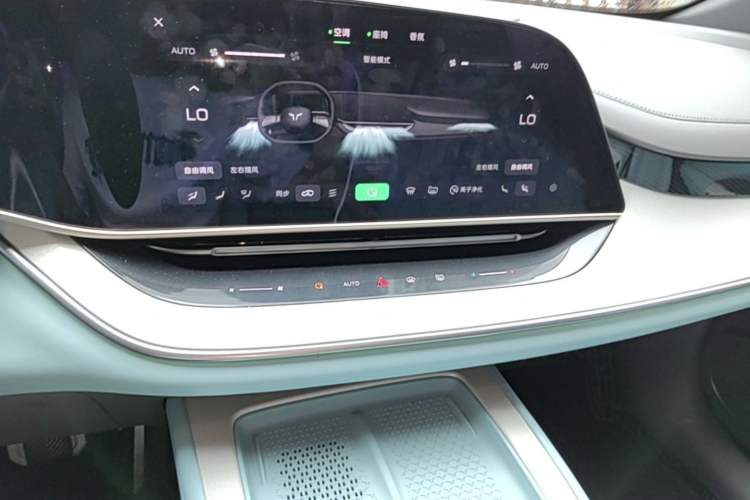 Used Hongqi Tiangong 08  Audio And AC Panel