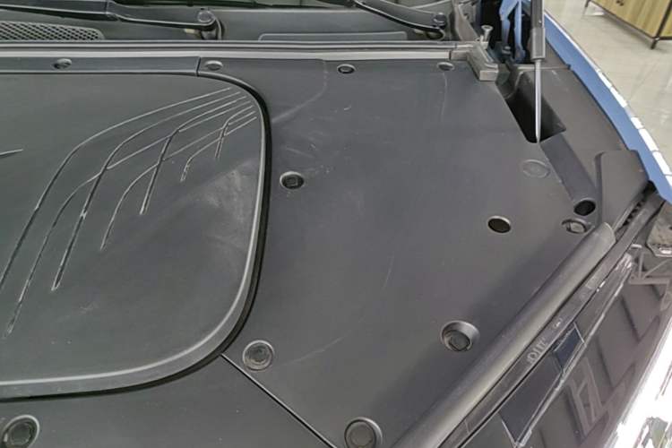 Used Hongqi Tiangong 08  Engine Bay Left