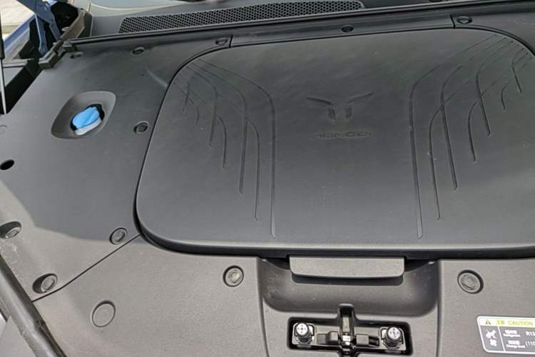 Used Hongqi Tiangong 08  Engine Bay Right