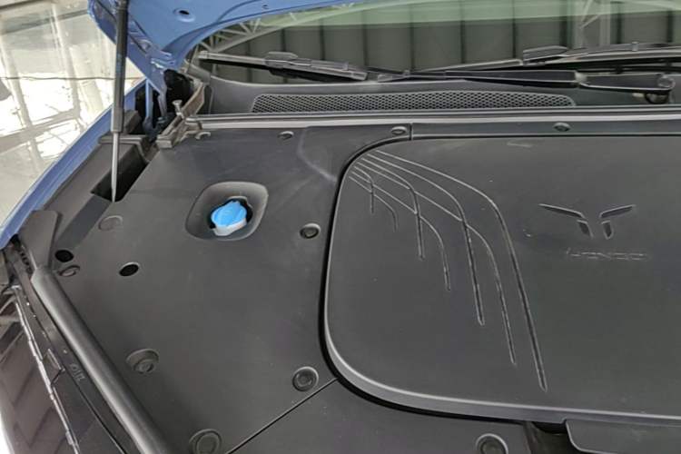Used Hongqi Tiangong 08  Engine Bay Right