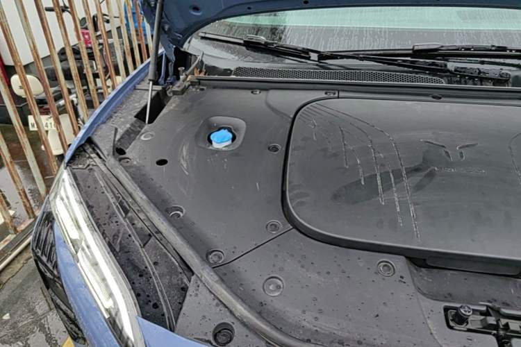 Used Hongqi Tiangong 08  Engine Bay Right