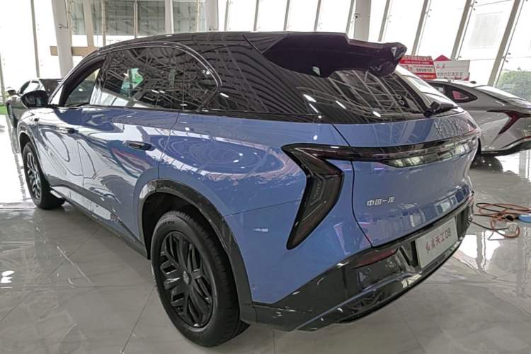Used Hongqi Tiangong 08  Rear Left 45 Deg