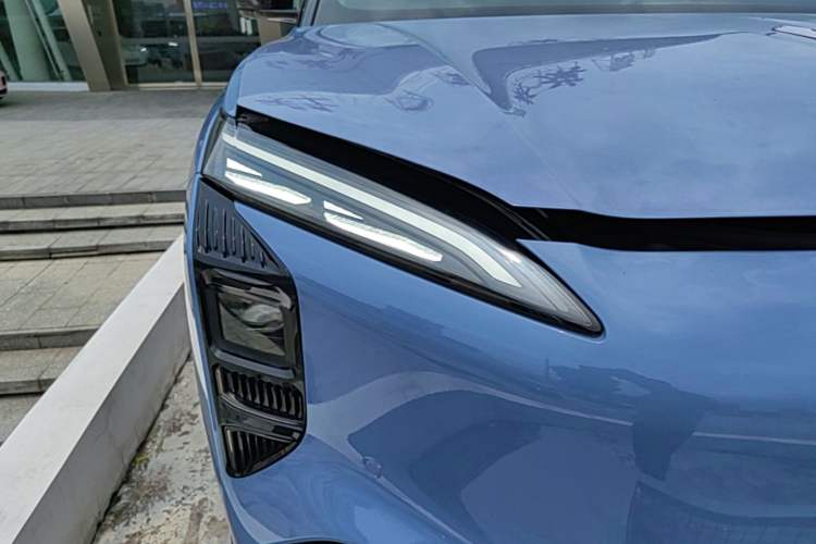 Used Hongqi Tiangong 08  Right Front Headlight
