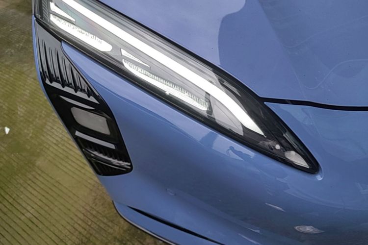 Used Hongqi Tiangong 08  Right Front Headlight