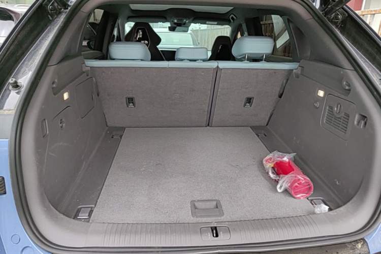 Used Hongqi Tiangong 08  Trunk