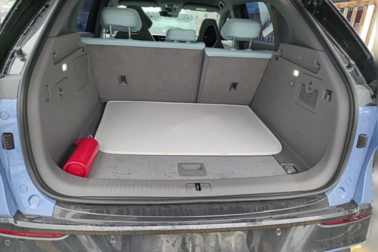 Used Hongqi Tiangong 08  Trunk