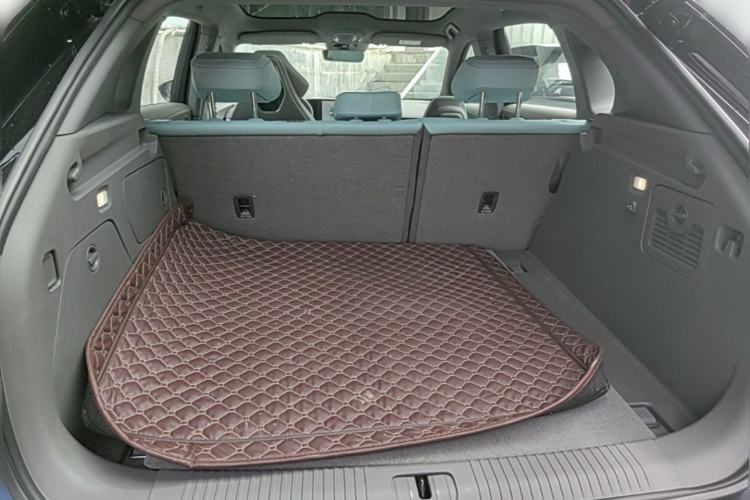 Used Hongqi Tiangong 08  Trunk