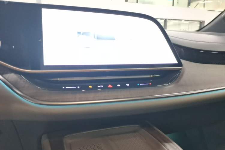 Used Hongqi Tiangong 08 2025 680 All-Wheel Drive Smart Selection Edition Audio And AC Panel