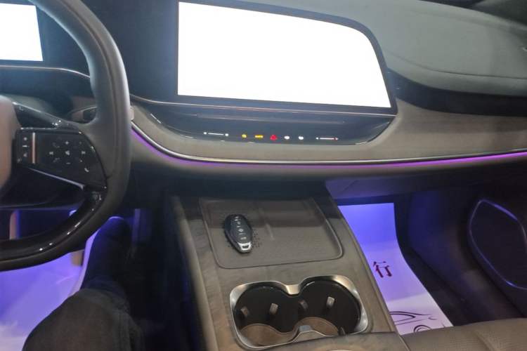 Used Hongqi Tiangong 08 2025 680 Ultra Four-Wheel-Drive Version Audio And AC Panel