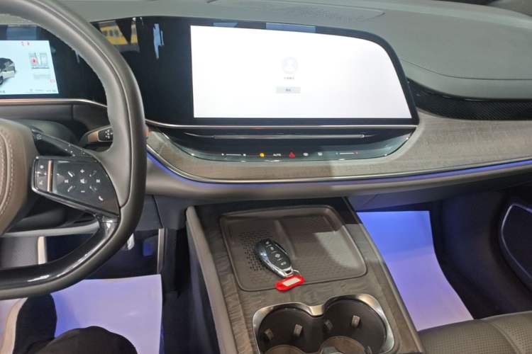 Used Hongqi Tiangong 08 2025 680 Ultra Four-Wheel-Drive Version Audio And AC Panel