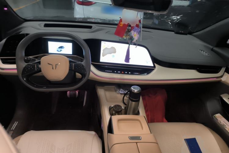 Used Hongqi Tiangong 08 2025 605 Pioneer Edition Center Console