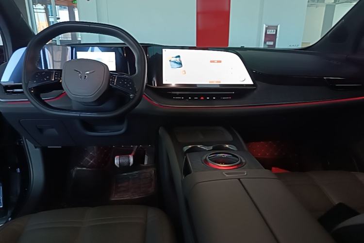 Used Hongqi Tiangong 08 2025 680 Ultra Four-Wheel-Drive Version Center Console
