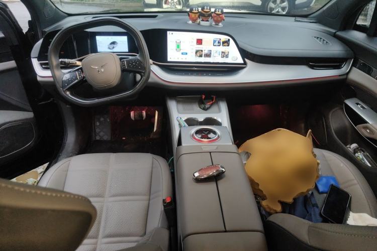 Used Hongqi Tiangong 08 2025 730 Max Rear-Drive Version Center Console