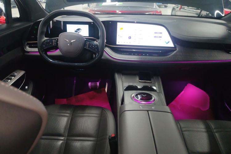 Used Hongqi Tiangong 08 2025 680 Ultra Four-Wheel-Drive Version Center Console