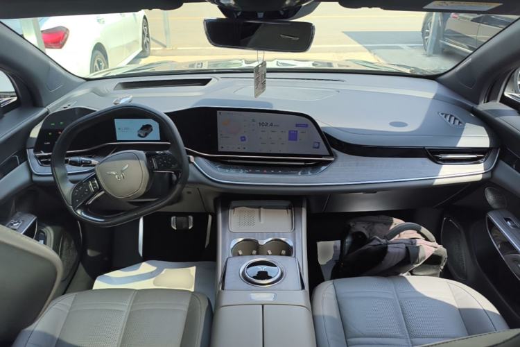 Used Hongqi Tiangong 08 2025 680 All-Wheel Drive Smart Selection Edition Center Console