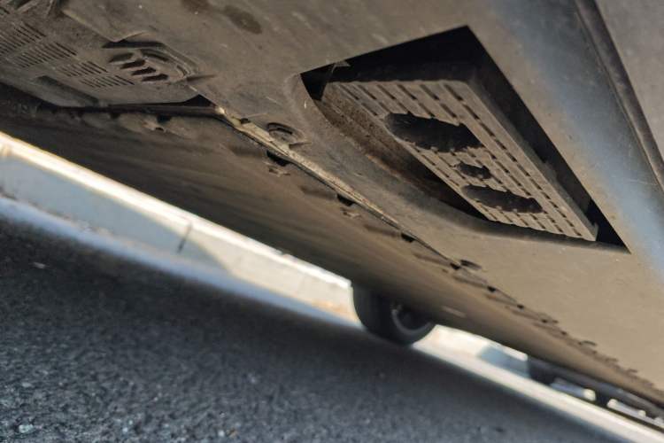 Used Hongqi Tiangong 08 2025 565 All-Wheel-Drive Pioneer Edition Chassis Front Left