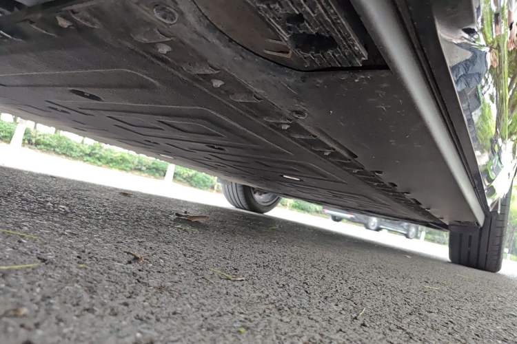 Used Hongqi Tiangong 08 2025 680 All-Wheel Drive Smart Selection Edition Chassis Front Left